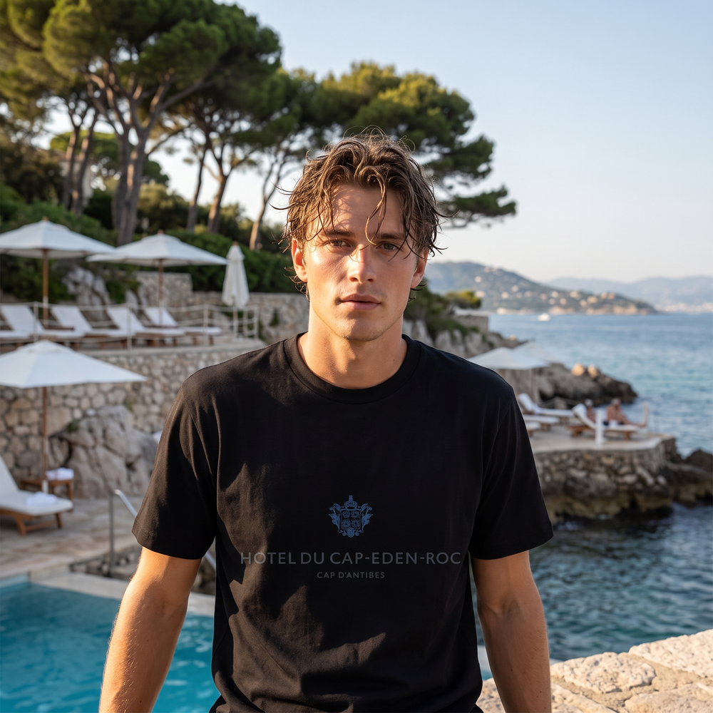 Hotel Du Cap Eden Roc Cap T-Shirt - lifestyle photo